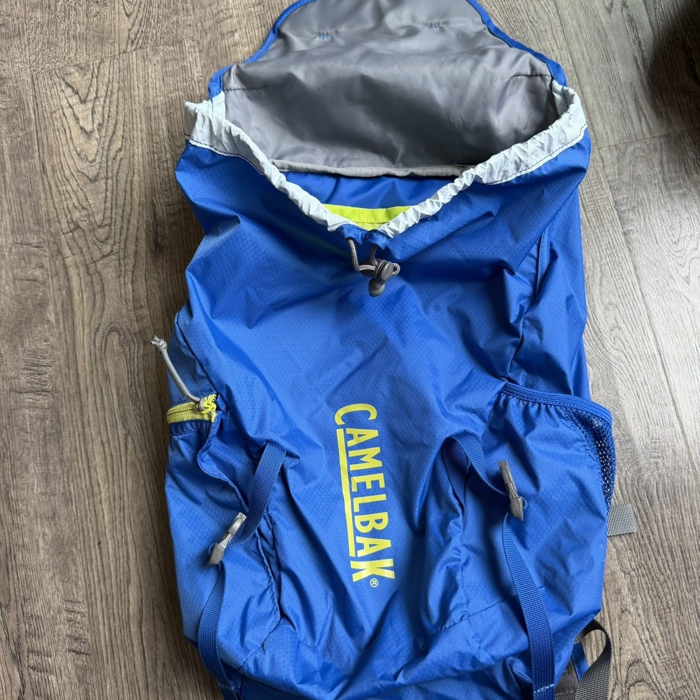 CAMELBAK Arete 18 Hydration Day Pack Backpack *No Bladder Blue - Picture 3 of 7